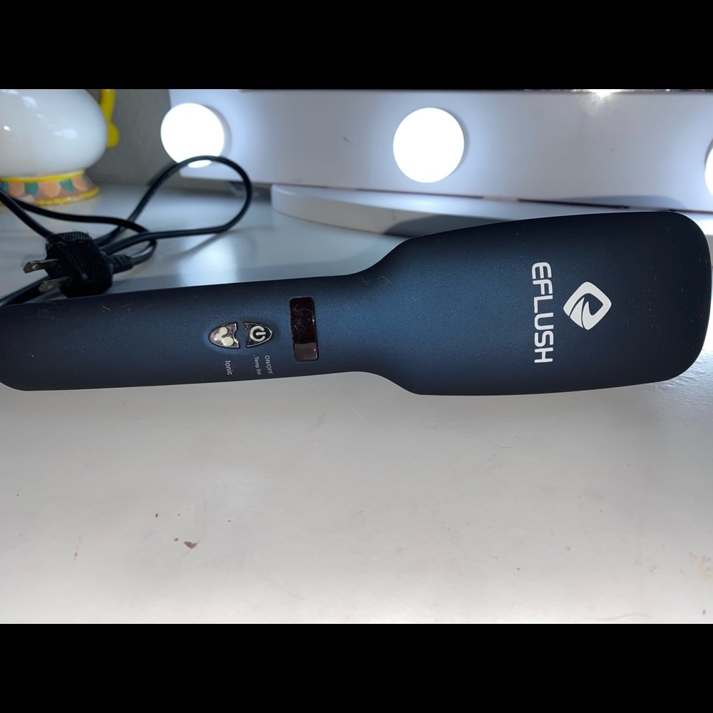 Straightener brush